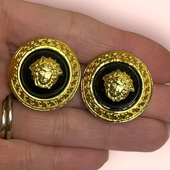 Gianni Versace Medusa Logo Vintage Clip On Earrings Black & Gold Tone - Picture 4 of 7
